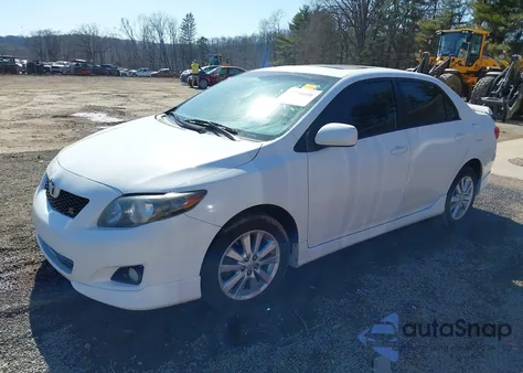 2010 Toyota Corolla S из США, поврежденный, VIN 2T1BU4EE7AC425134